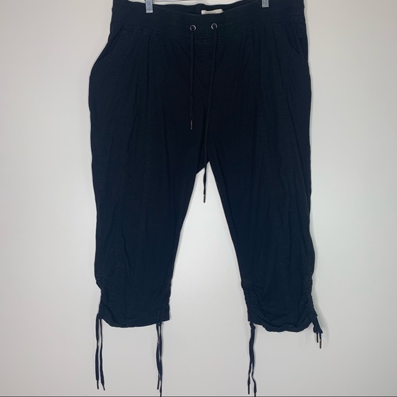 Torrid Cropped Cargo Pants 